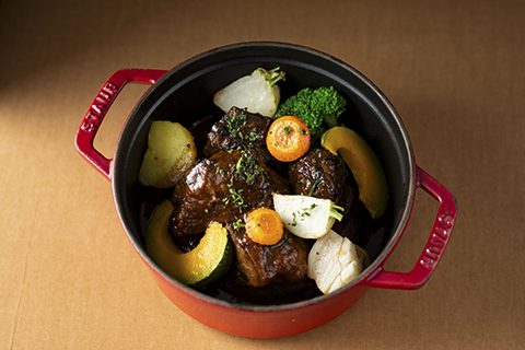 スペイン産牛ほほ肉の赤ワイン煮込み イメージ
